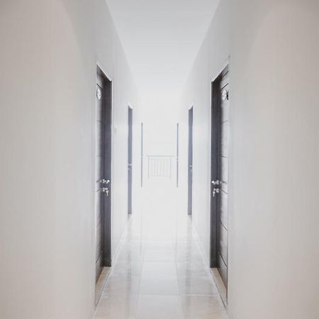 Reddoorz Near Taman Palem Hotell Jakarta Exteriör bild