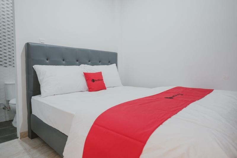 Reddoorz Near Taman Palem Hotell Jakarta Exteriör bild