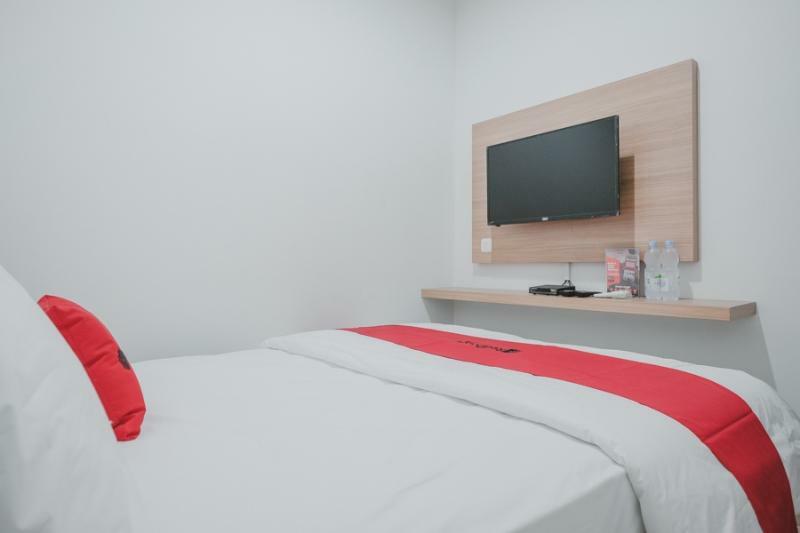 Reddoorz Near Taman Palem Hotell Jakarta Exteriör bild