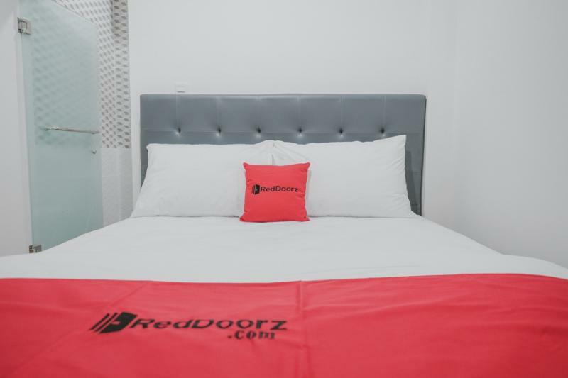 Reddoorz Near Taman Palem Hotell Jakarta Exteriör bild