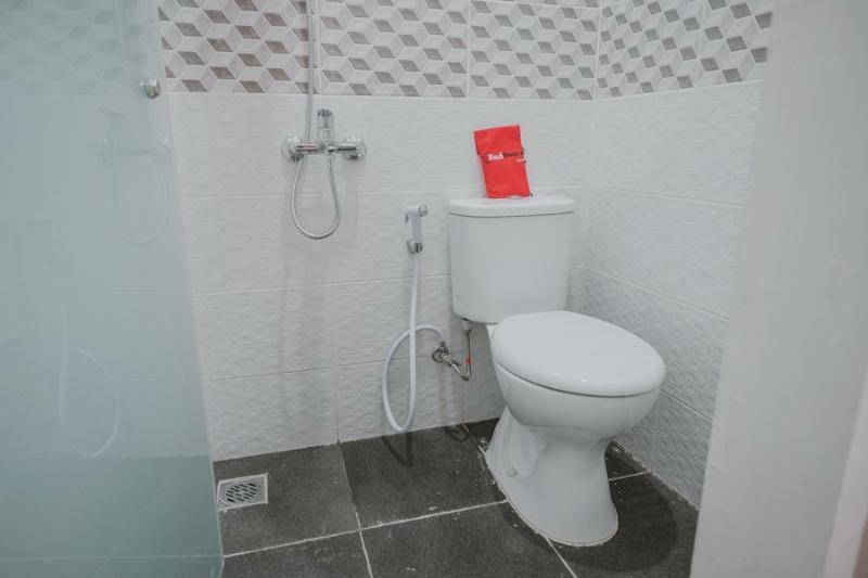 Reddoorz Near Taman Palem Hotell Jakarta Exteriör bild